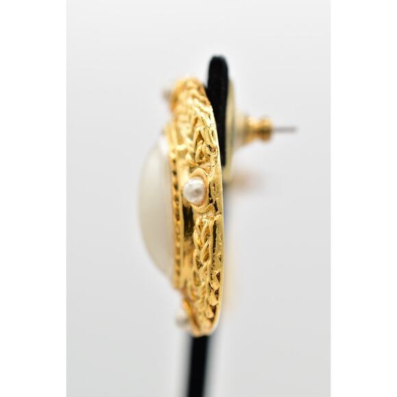 Vintage Oval Earrings White Pearl Gold Tone Heavy Chunky NOS USA 1980s BinAE - Picture 11 of 12